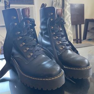 Dr Martens - Leona Smooth Leather Heeled Boots